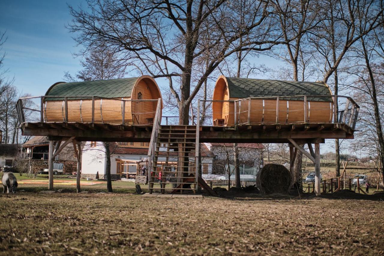 Viking Houses Strnadovsky Mlyn Apartamento Jesenice  Exterior foto